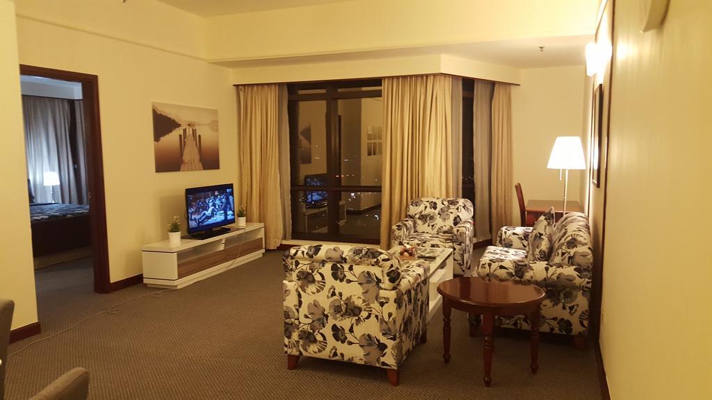The Suites At Times Square Kl Куала-Лумпур Экстерьер фото